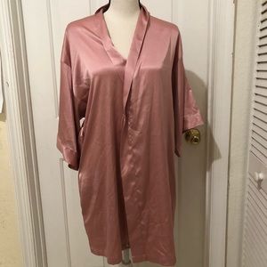 Victoria's Secret Intimates & Sleepwear - Victoria Secret Light Pink Silk Robe Victoria's Secret Intimates & Sleepwear - Victoria Secret Light Pink Silk Robe
